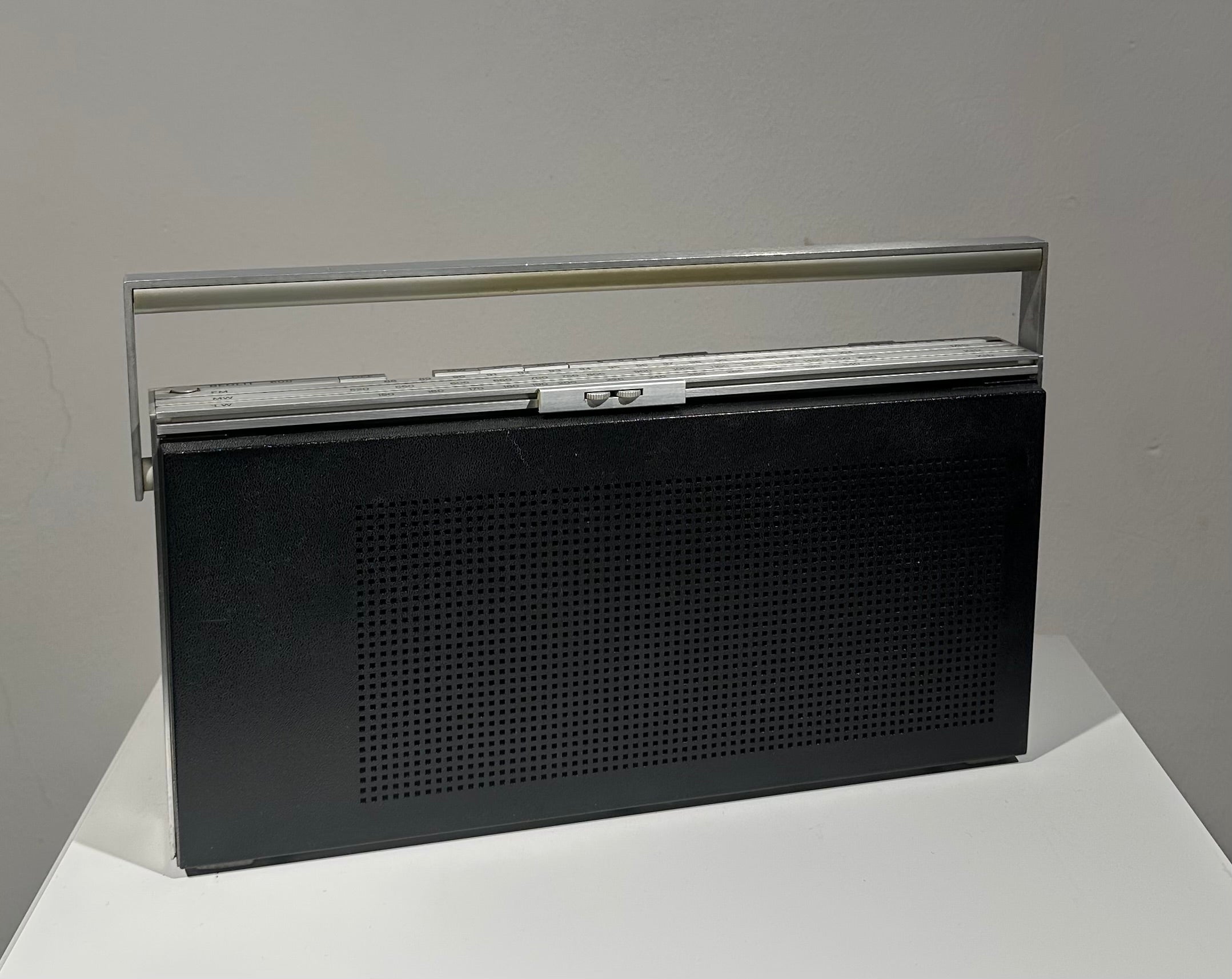 BeoLit 600 Sort (82313)