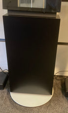 B&O gulvstand med CD Holder for 2300, 2500, 3000, 3200 og Ouverture (Sort.)