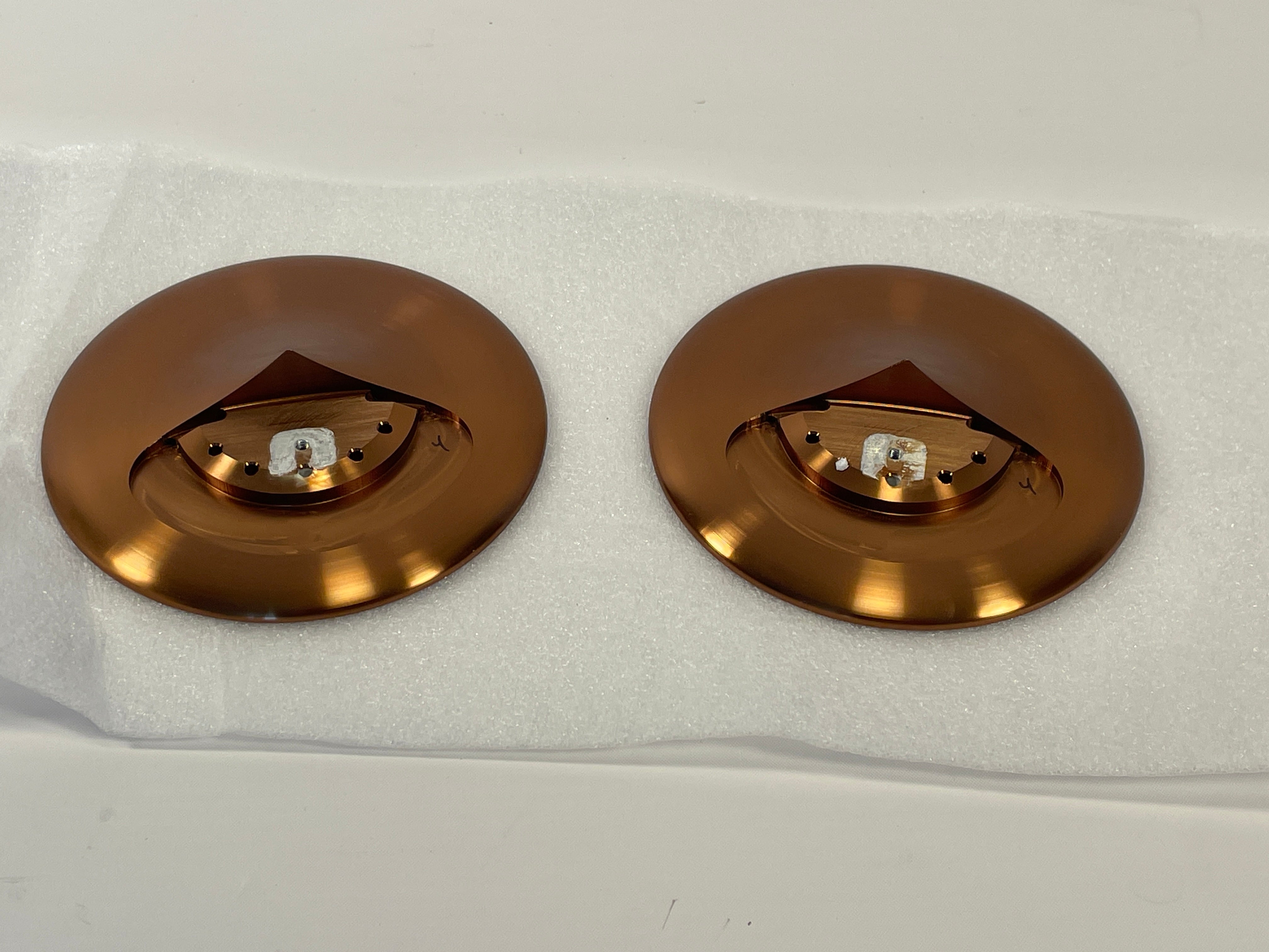 BeoLab 18 Top  Bronze