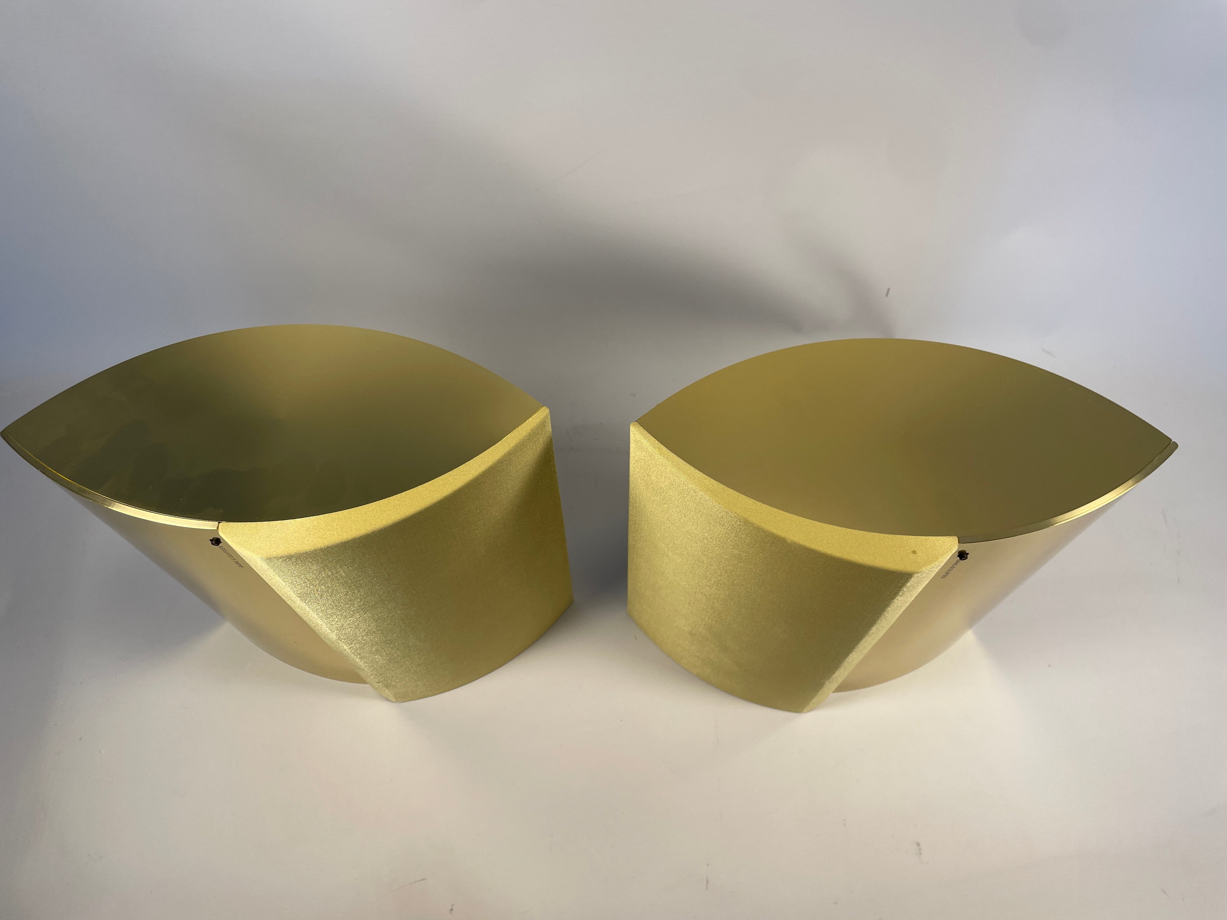 BeoLab 4000 Guld (18074008) RESEVERET HL