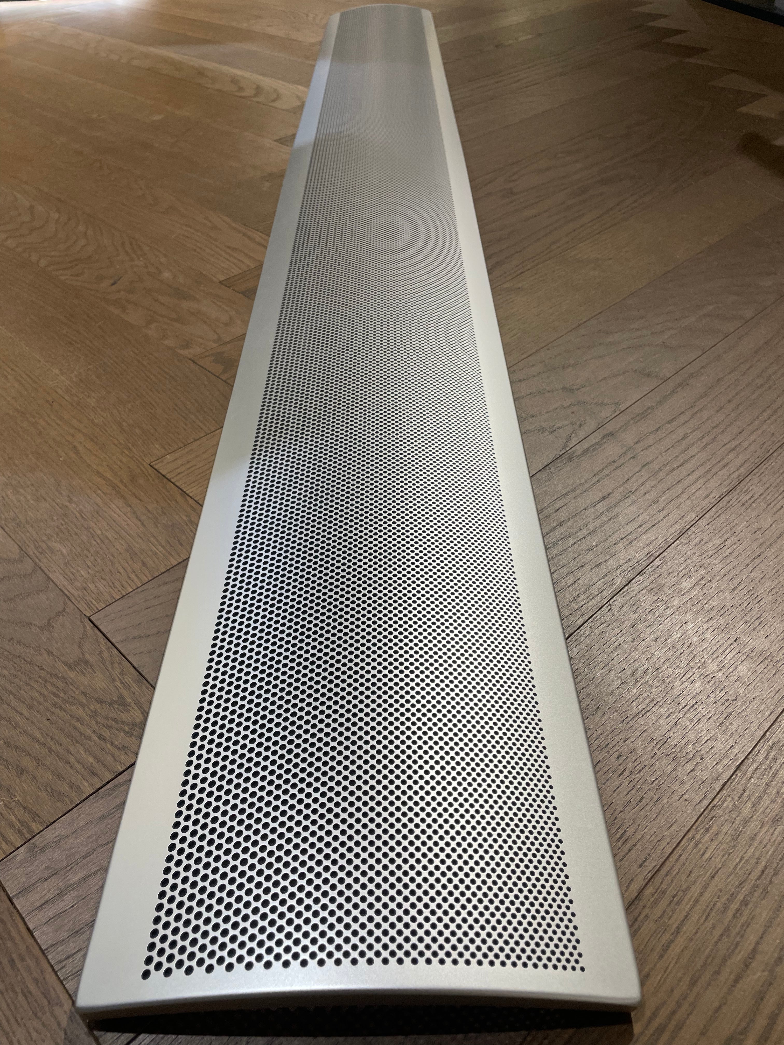 Front BeoVision Eclipse 65" aluminium / silver