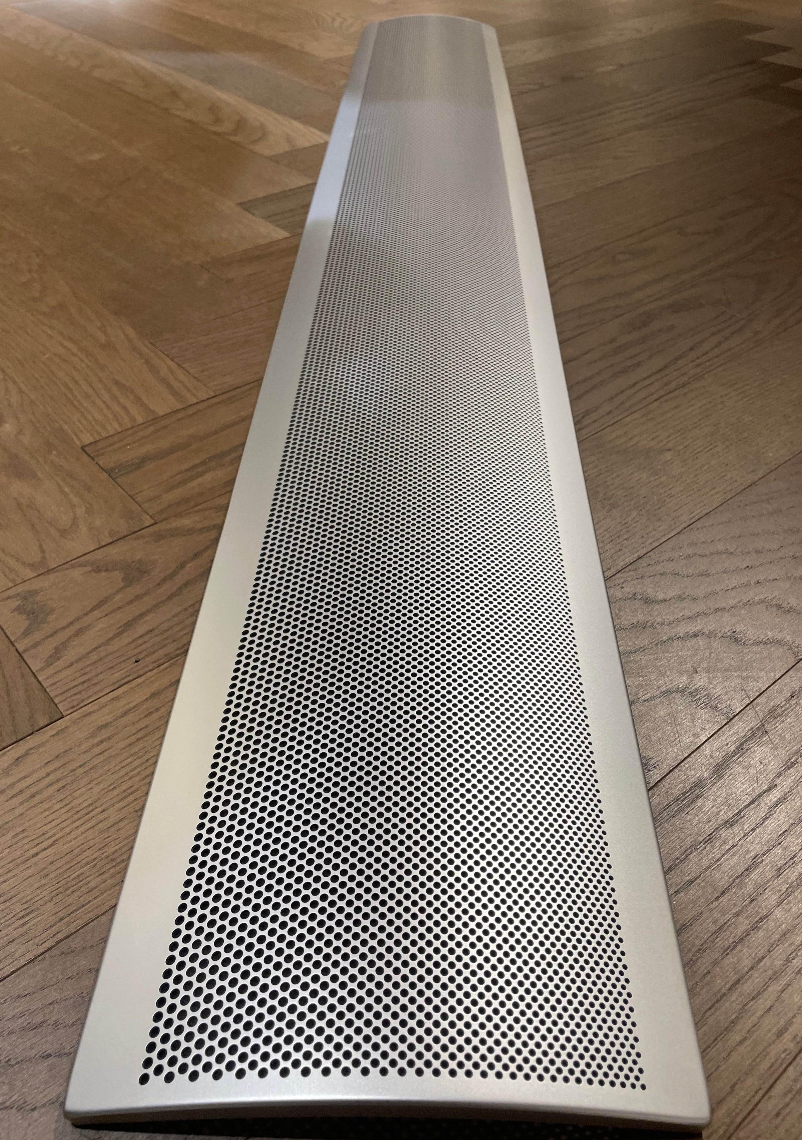 Front BeoVision Eclipse 55" aluminium / silver