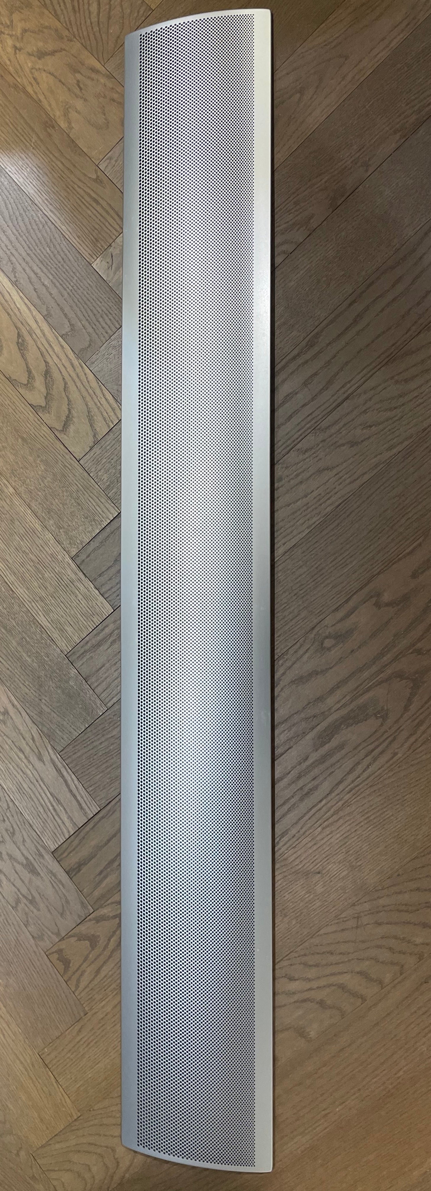 Front BeoVision Eclipse 55" aluminium / silver