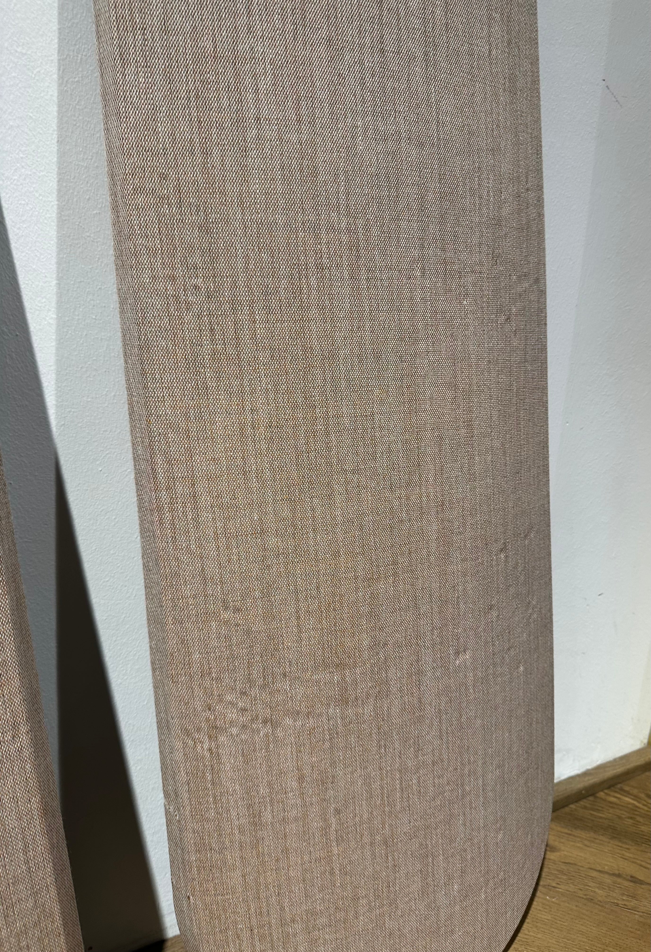 BeoLab 50 Frontstof Warm Taupe