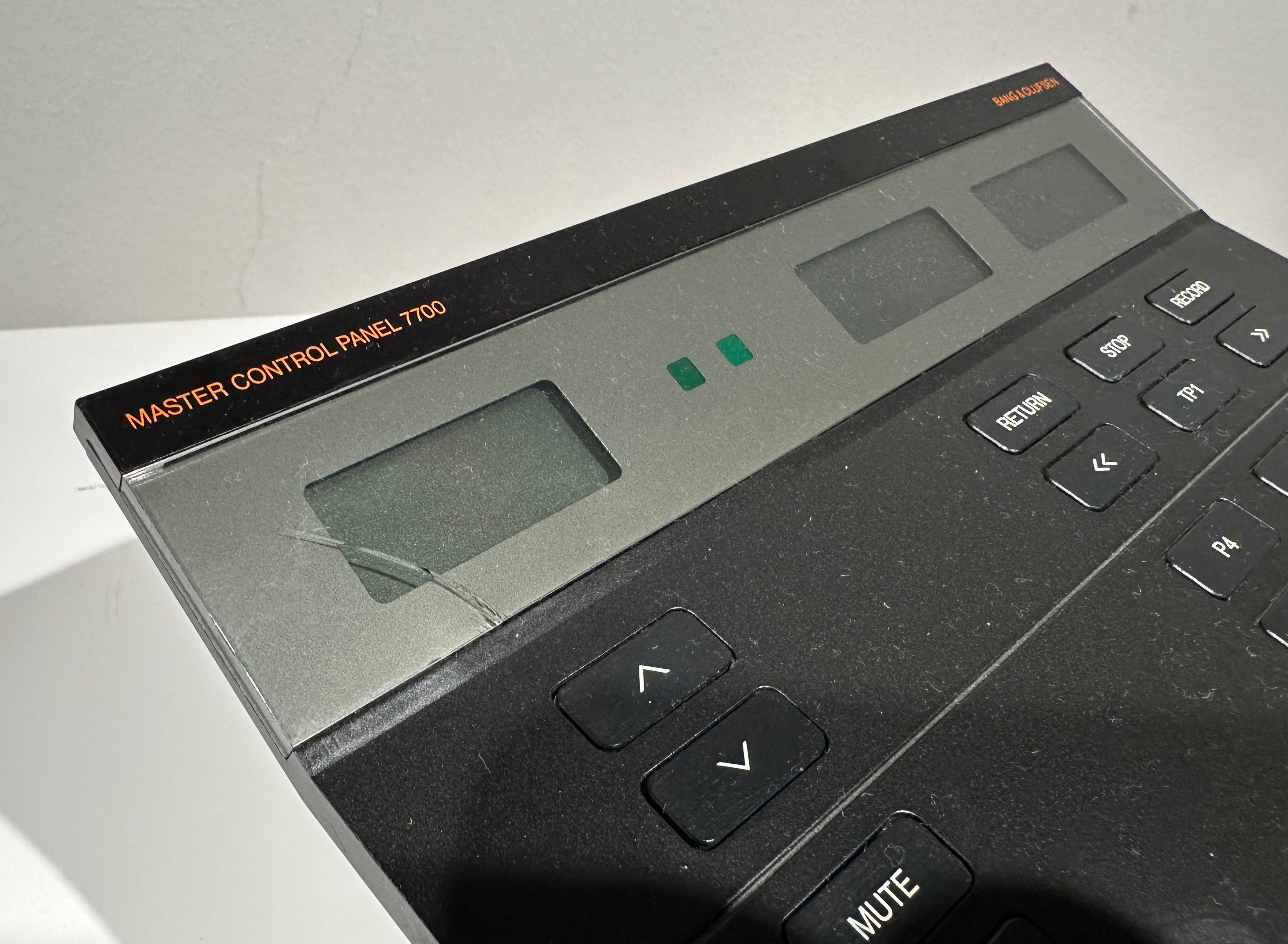 Master Control Panel 7700 (lille revne i skærm)