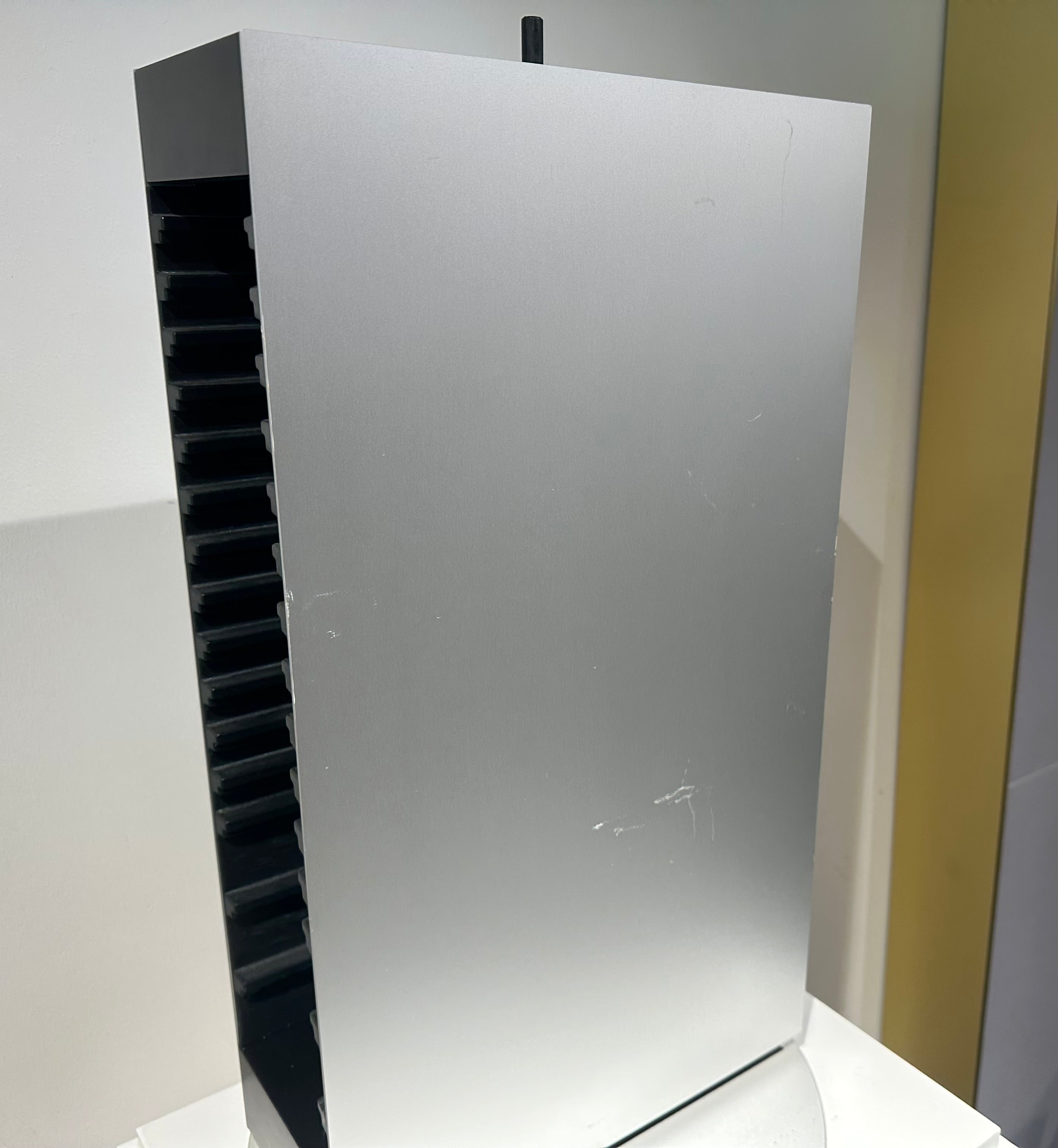 B&O gulvstand med CD Holder 2300 mf (260621)