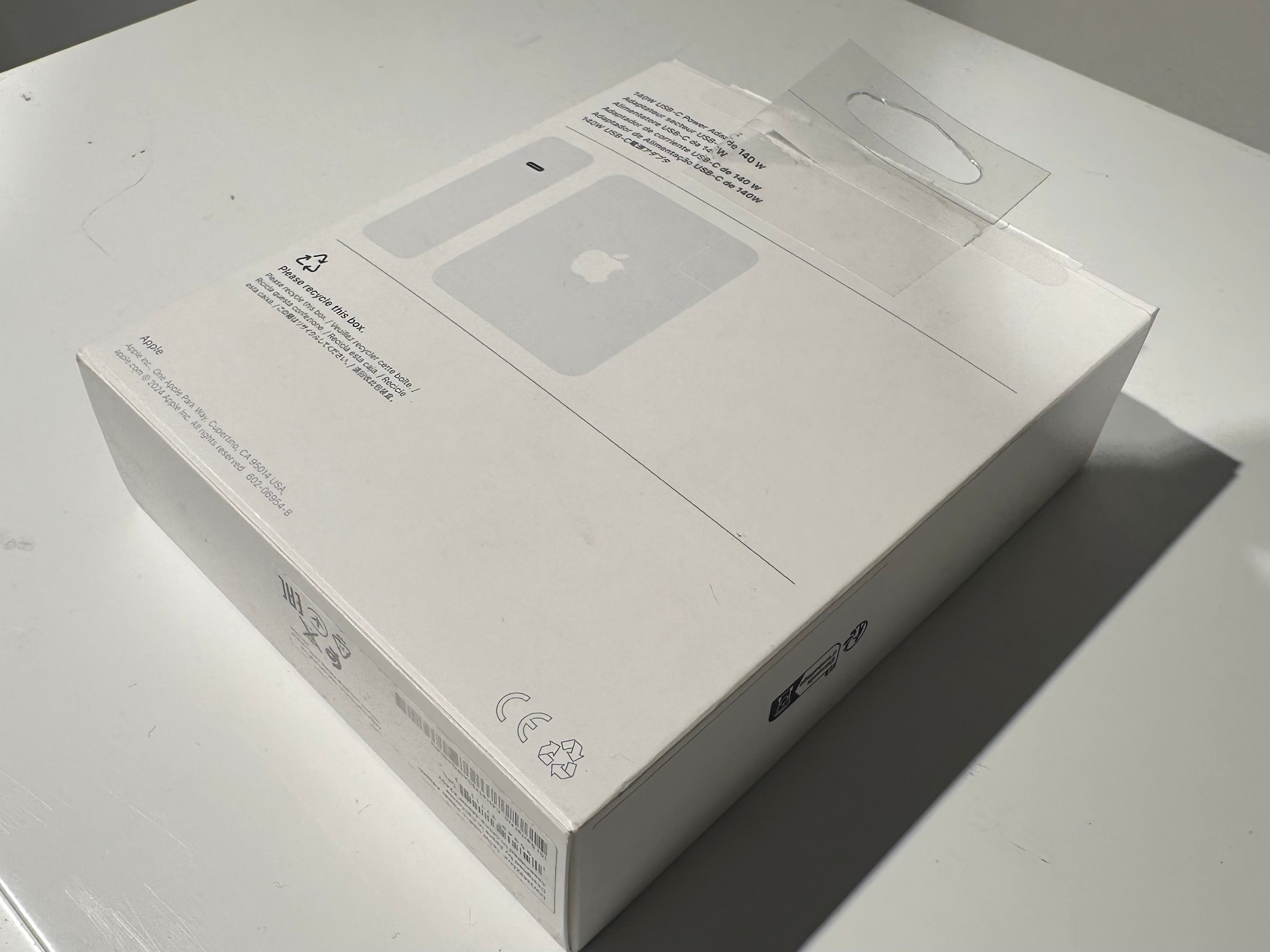 Apple USB-C-strømforsyning på 140 W (MW2M3ZM/A)