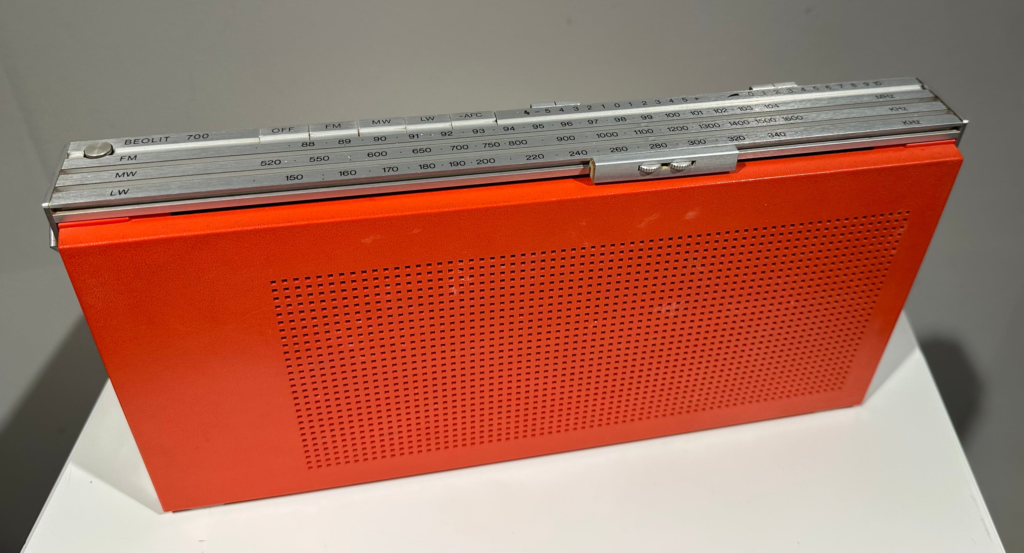BeoLit 700 Rød (68466)