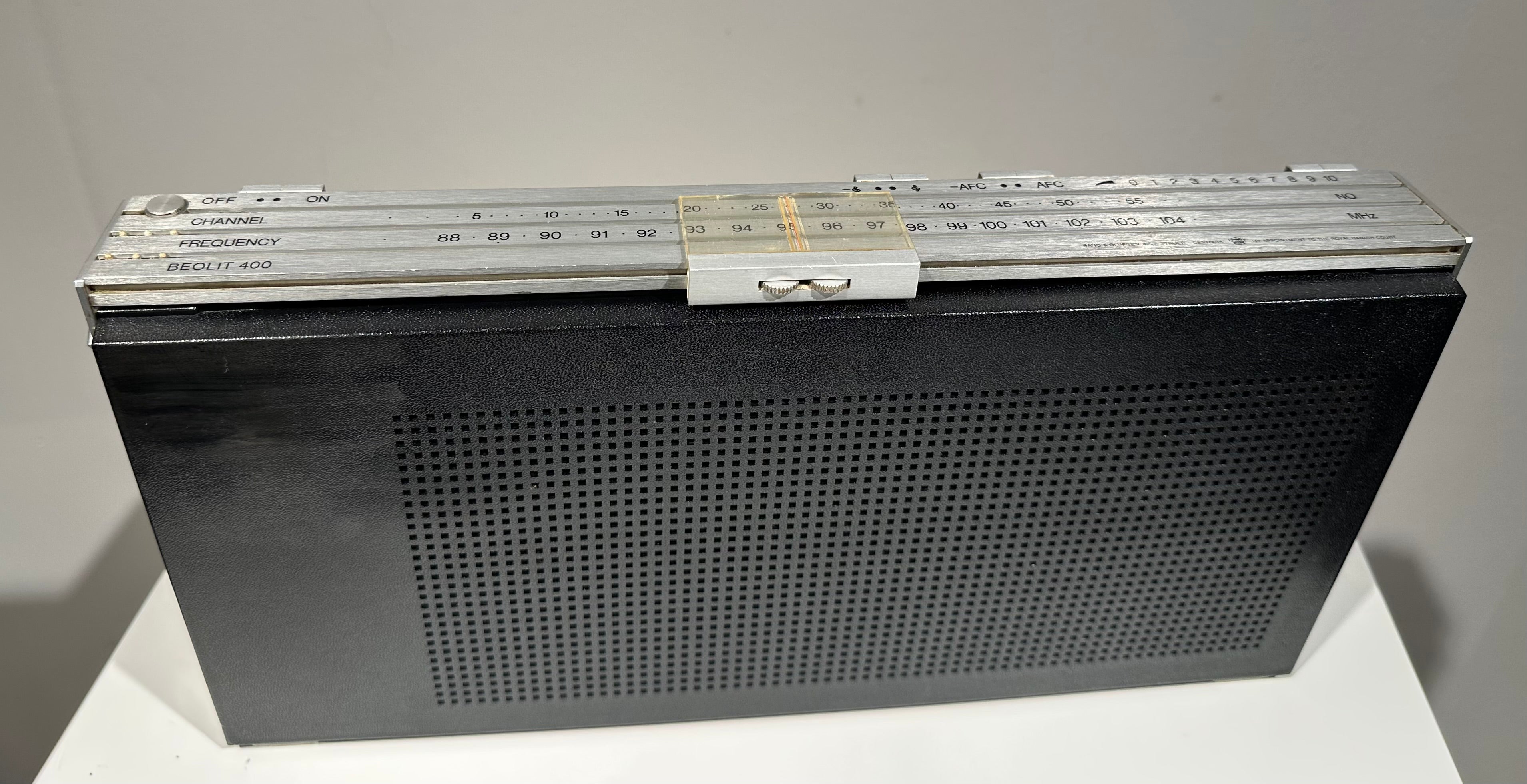 BeoLit 400 Sort (7857)