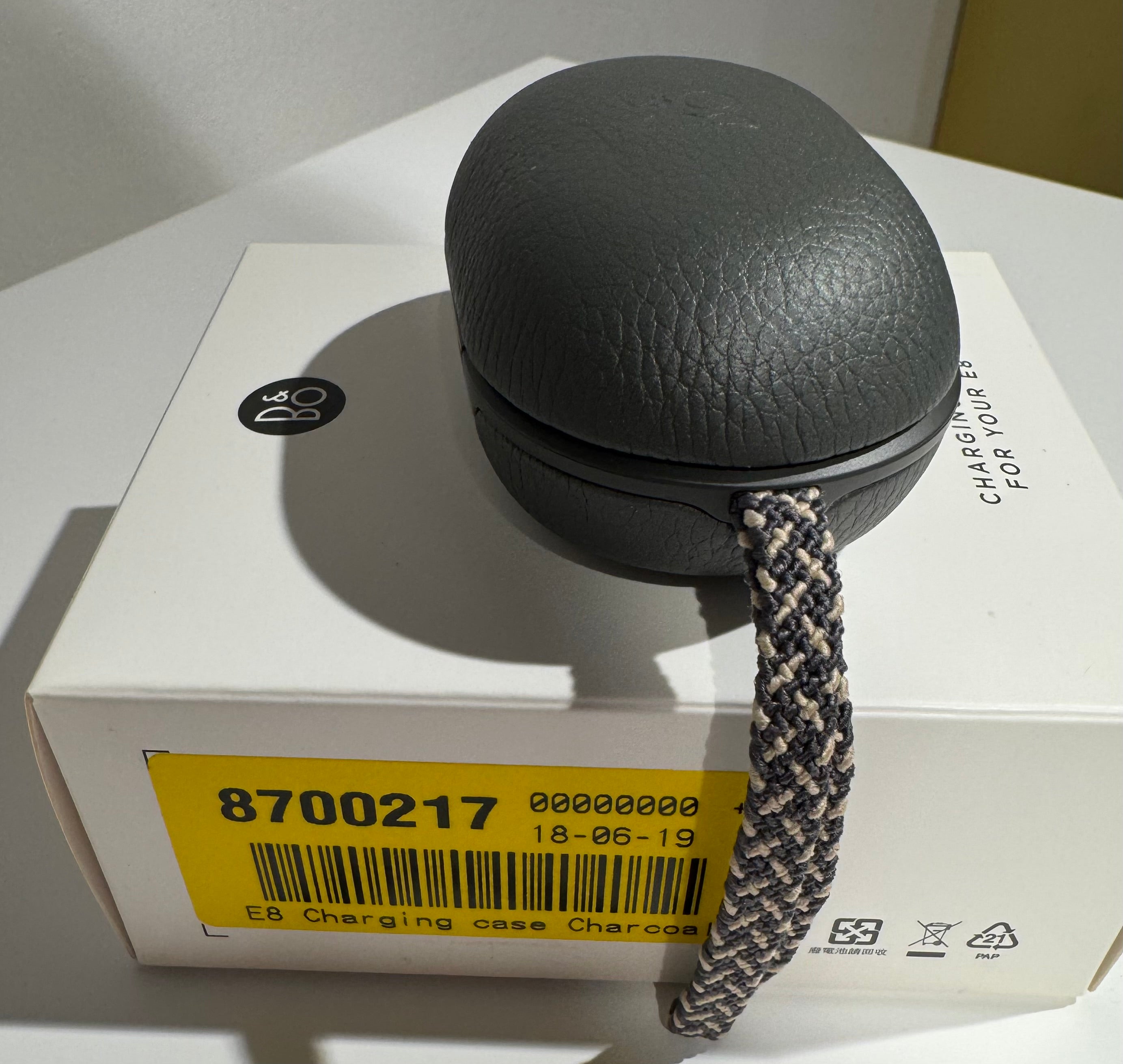 Beoplay E8 Charging case Charcoal (Sil)