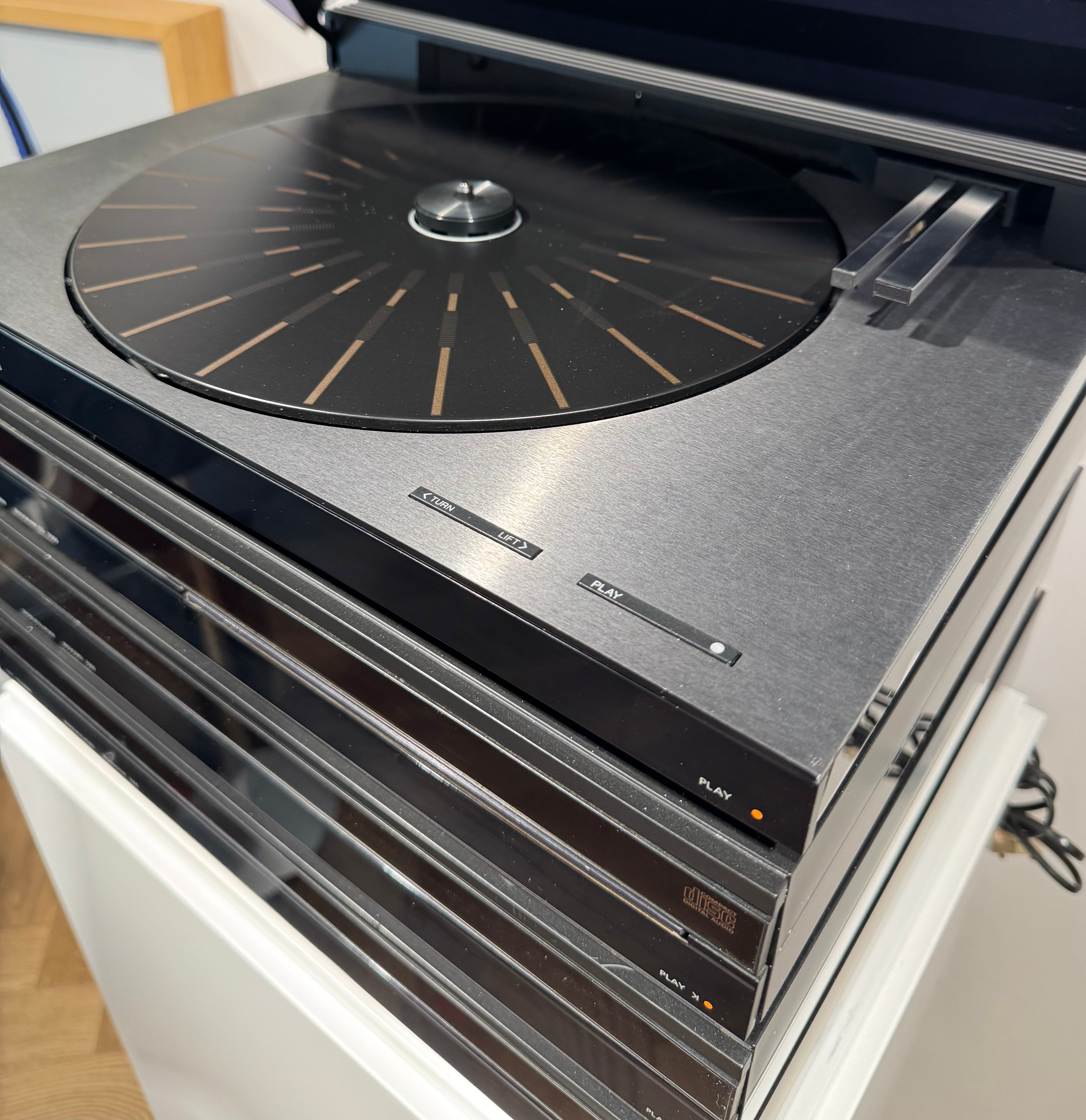 BeoSystem 7000 Sort (050526)